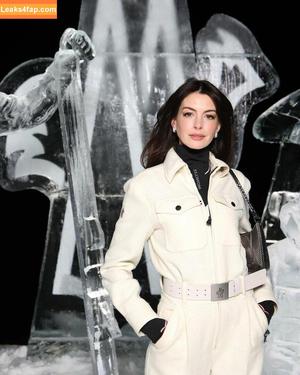 Anne Hathaway фото #0895