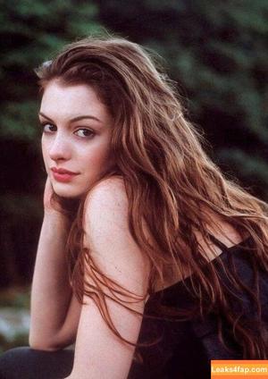 Anne Hathaway фото #0900