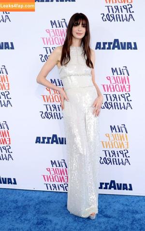 Anne Hathaway фото #0980