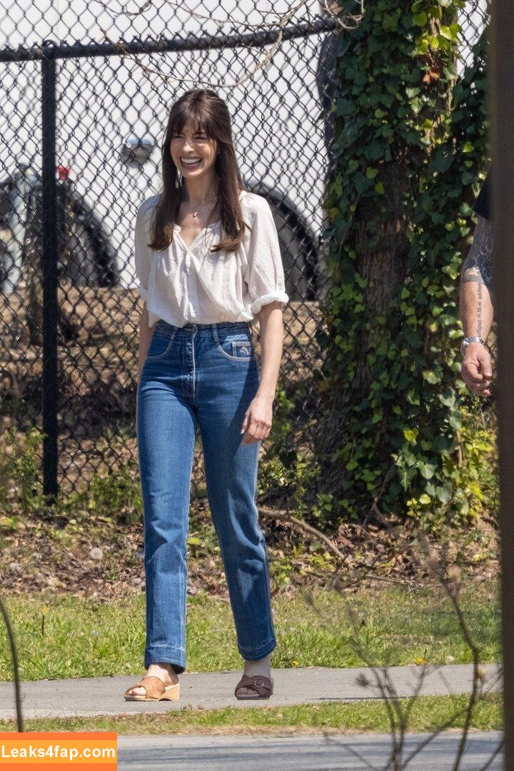 Anne Hathaway / ahathawaynews / annehathaway / heatherannie слитое фото фото #1088