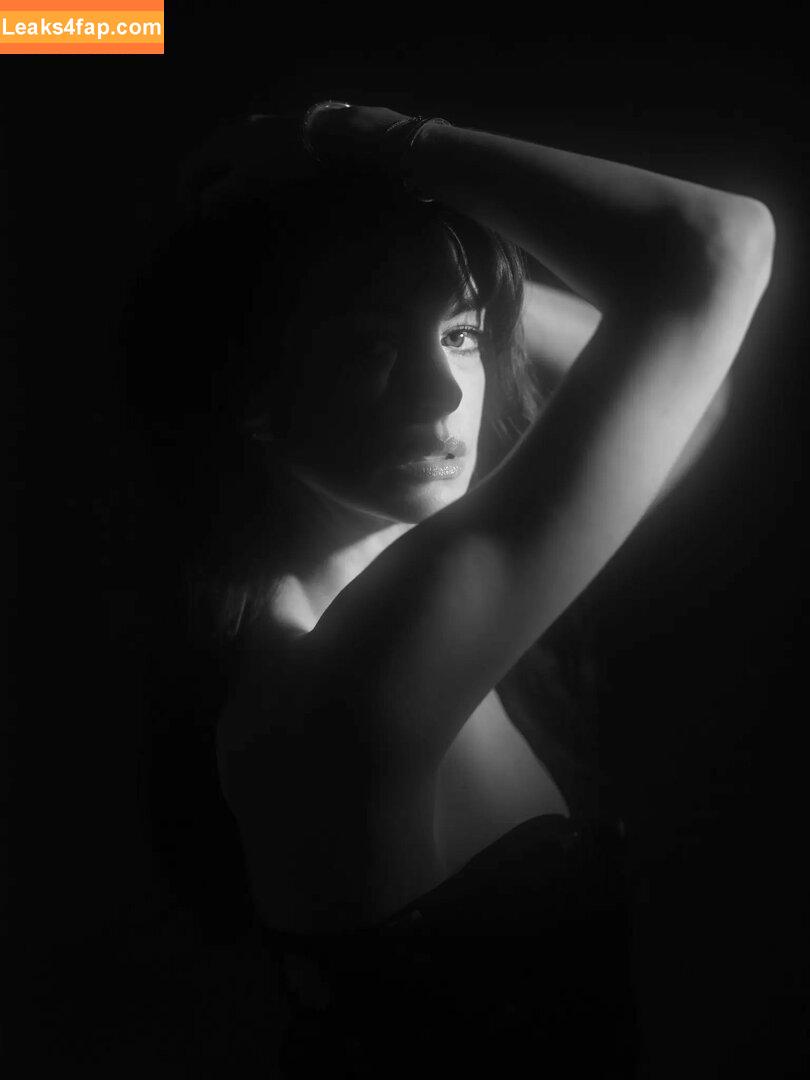 Anne Hathaway / ahathawaynews / annehathaway / heatherannie слитое фото фото #1138