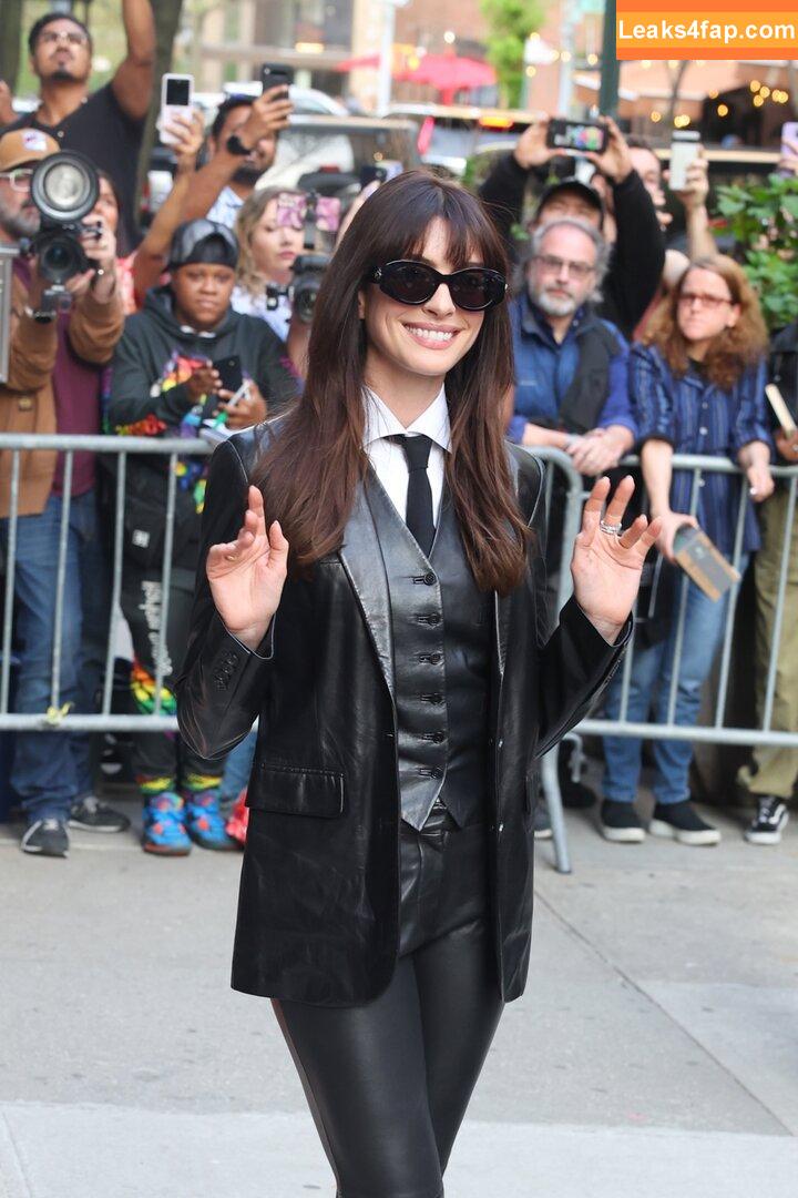 Anne Hathaway / ahathawaynews / annehathaway / heatherannie слитое фото фото #1240