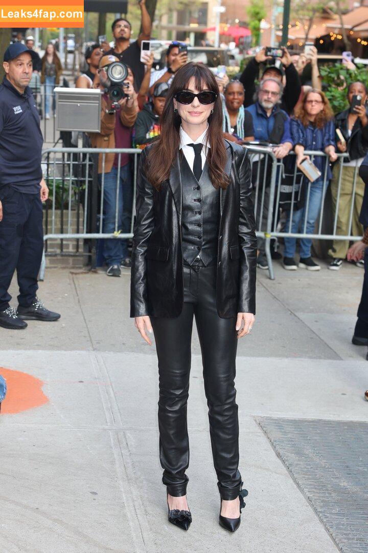 Anne Hathaway / ahathawaynews / annehathaway / heatherannie слитое фото фото #1243