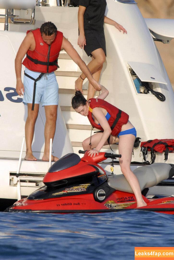 Anne Hathaway / ahathawaynews / annehathaway / heatherannie слитое фото фото #1337