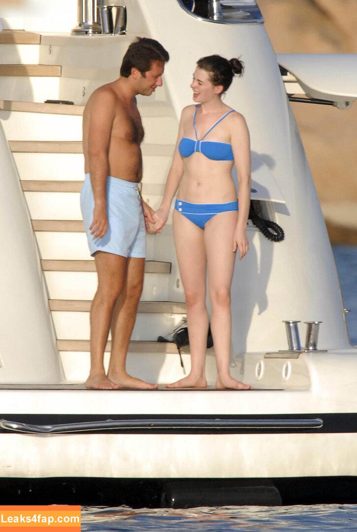 Anne Hathaway / ahathawaynews / annehathaway / heatherannie слитое фото фото #1343