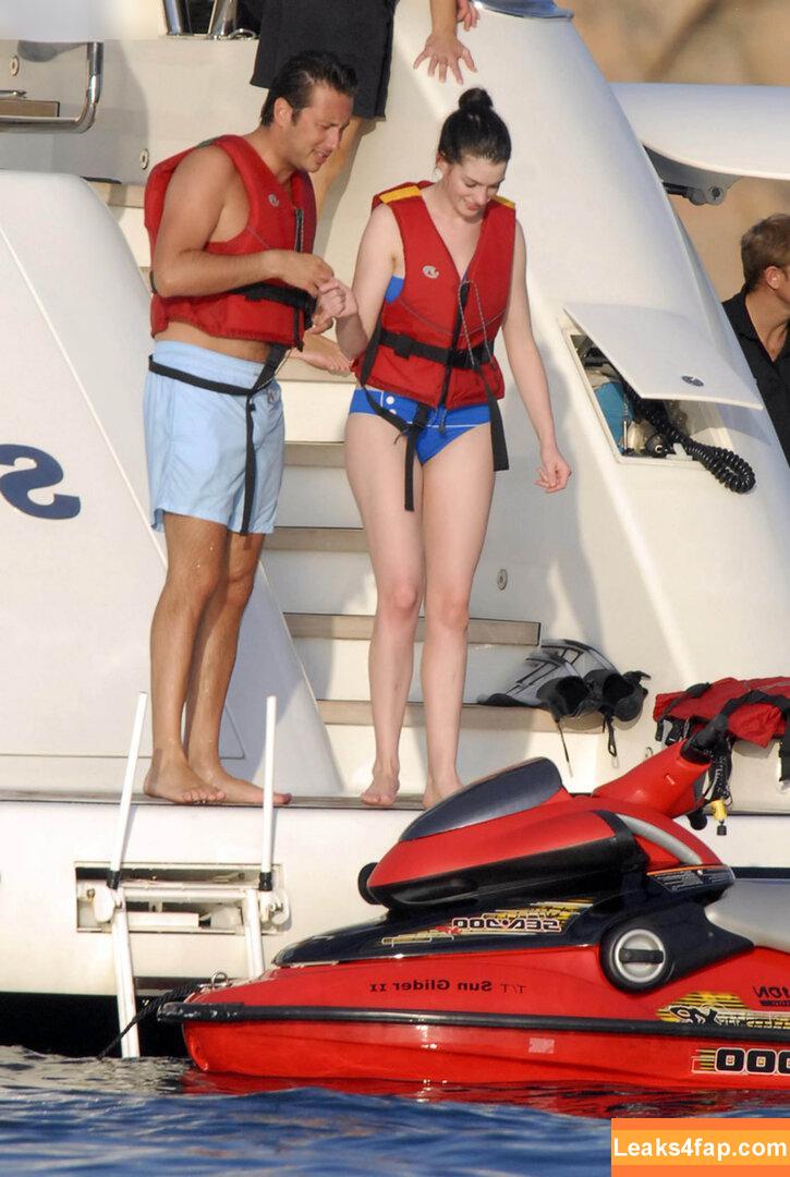 Anne Hathaway / ahathawaynews / annehathaway / heatherannie слитое фото фото #1348