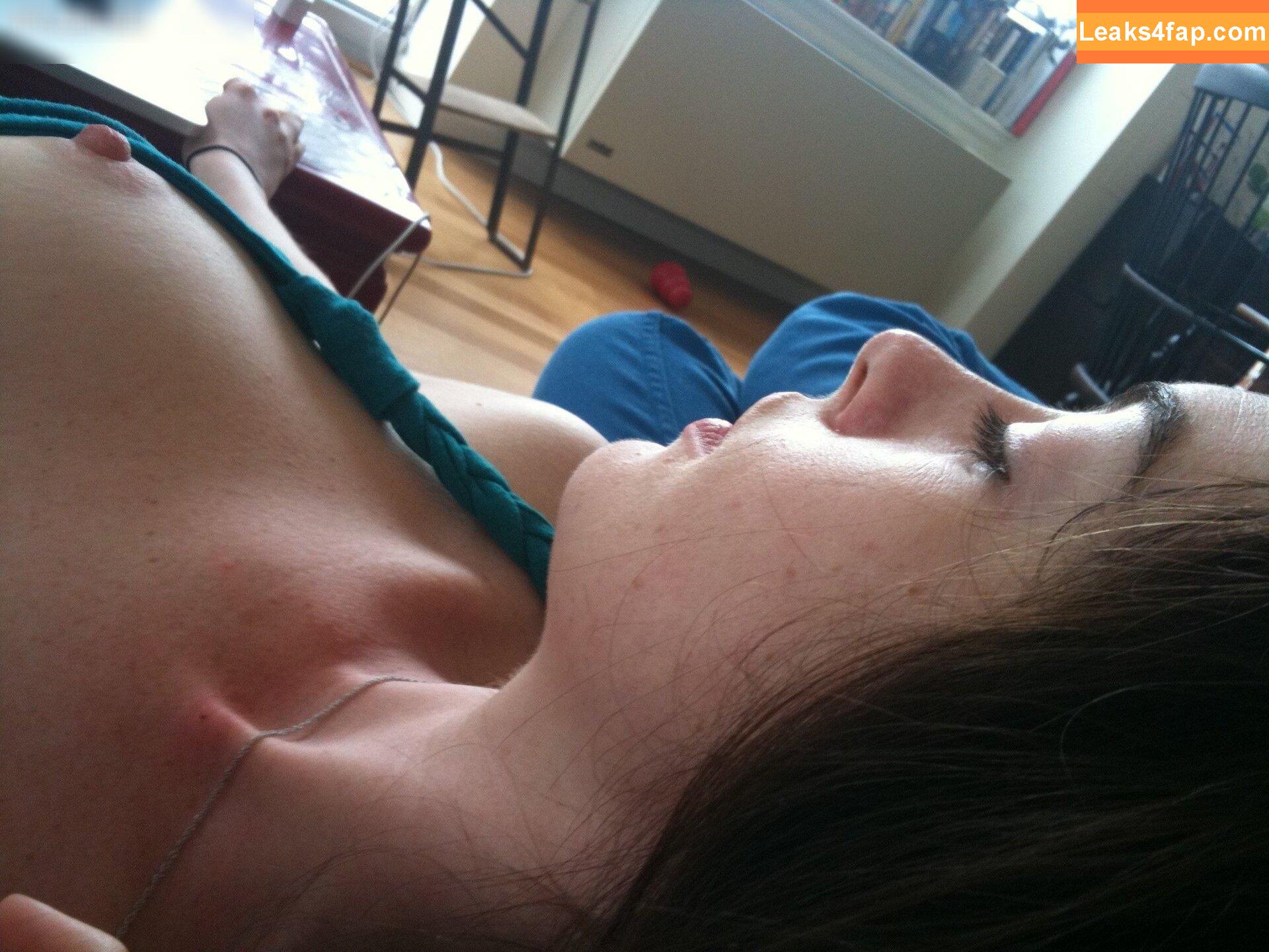 Anne Hathaway / ahathawaynews / annehathaway / heatherannie слитое фото фото #1396