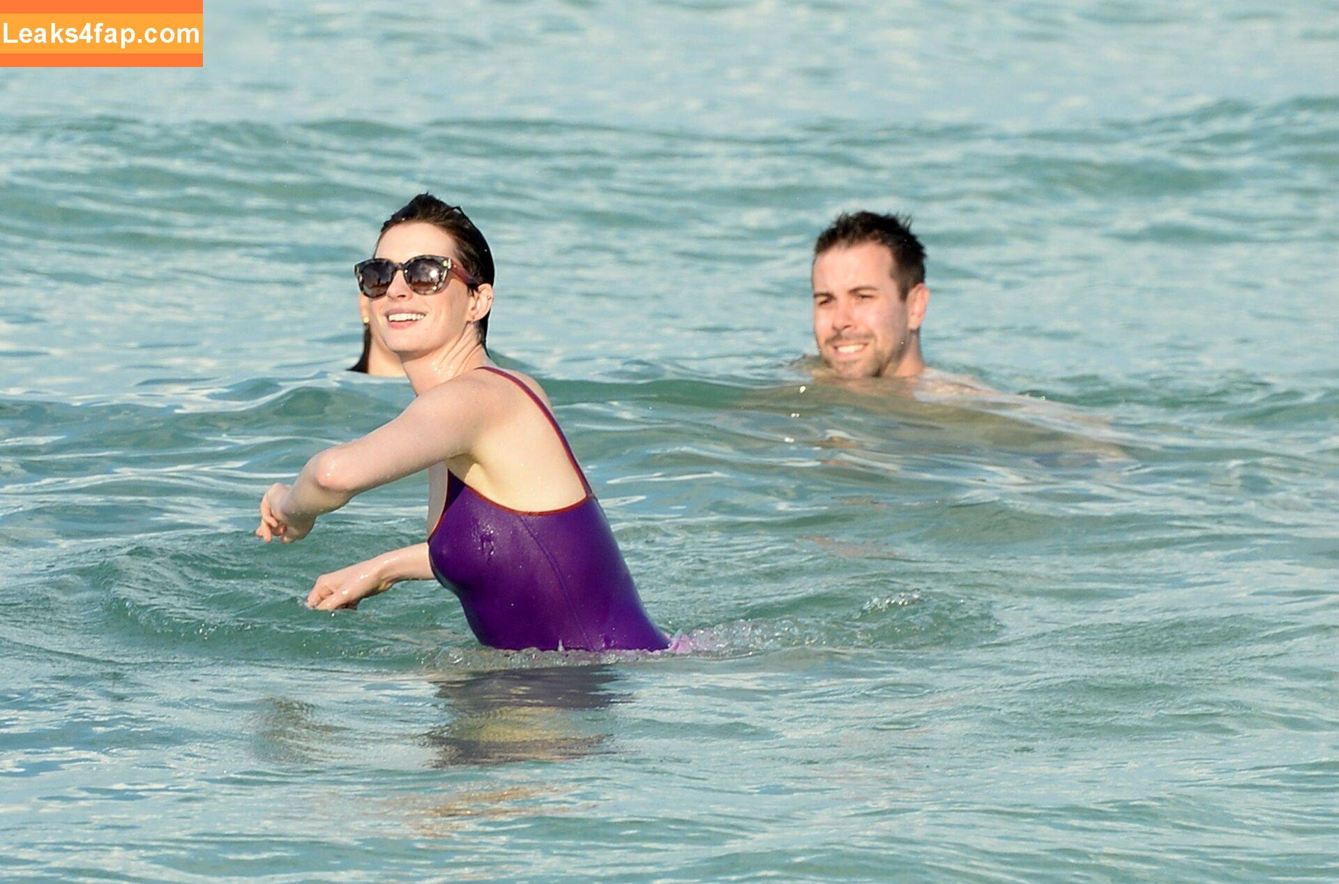 Anne Hathaway / ahathawaynews / annehathaway / heatherannie слитое фото фото #1440