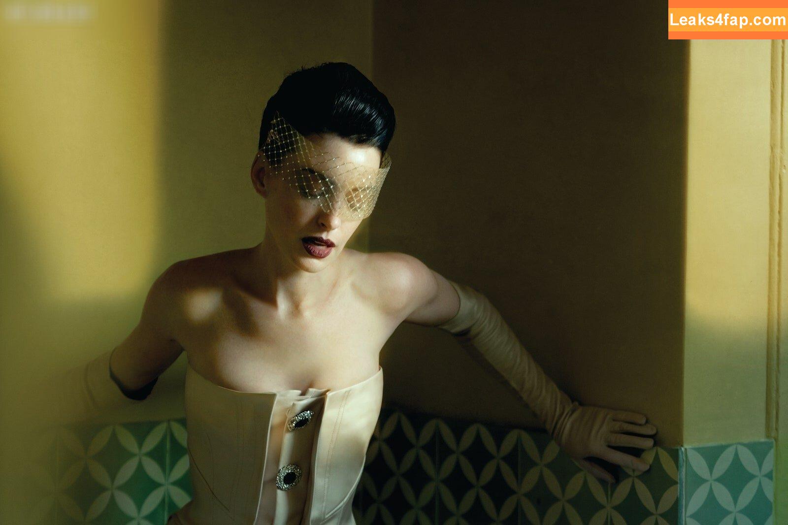 Anne Hathaway / ahathawaynews / annehathaway / heatherannie слитое фото фото #1666