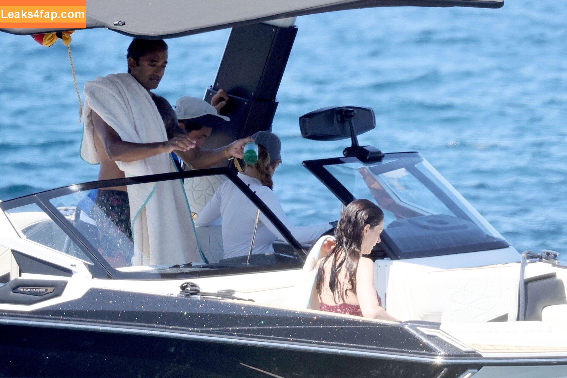 Anne Hathaway / ahathawaynews / annehathaway / heatherannie leaked photo photo #1751