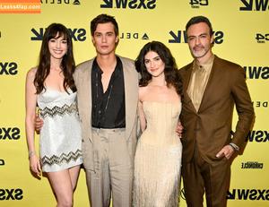 Anne Hathaway фото #1014