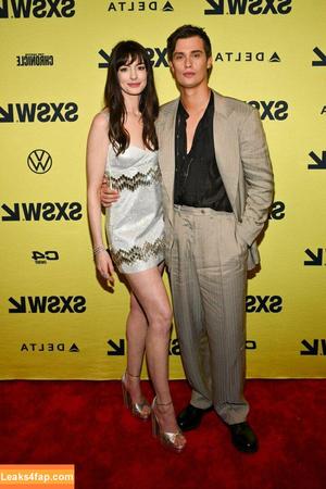 Anne Hathaway фото #1016