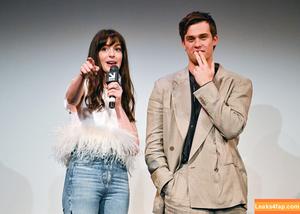 Anne Hathaway фото #1041