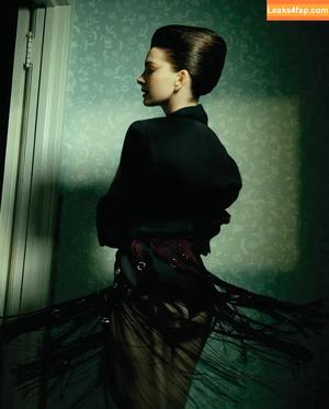 Anne Hathaway фото #1095