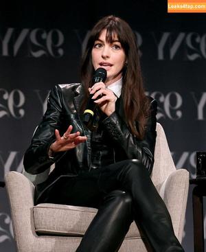 Anne Hathaway фото #1236