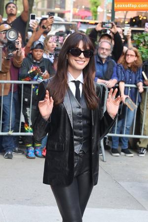 Anne Hathaway фото #1240