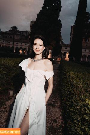 Anne Hathaway фото #1398