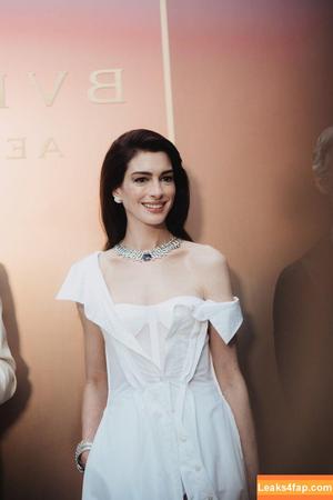 Anne Hathaway фото #1400
