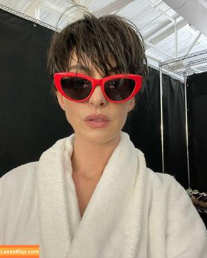 Anne Hathaway фото #1415