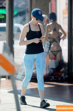 Anne Hathaway фото #1484