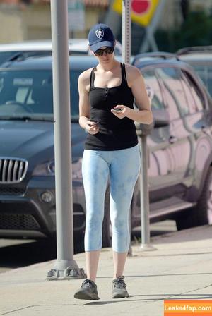 Anne Hathaway фото #1490