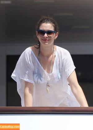 Anne Hathaway фото #1520