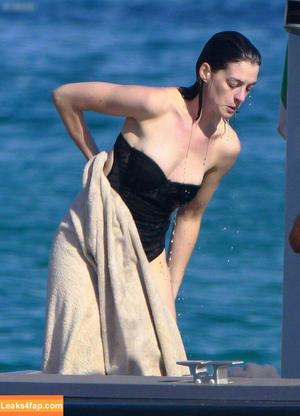 Anne Hathaway фото #1549