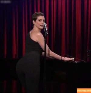 Anne Hathaway фото #1696