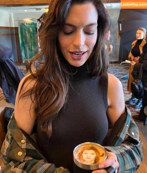 Anne Hathaway фото #1726