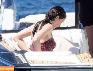 Anne Hathaway photo #1748