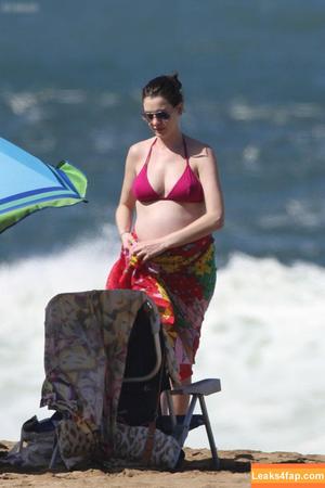 Anne Hathaway photo #1934