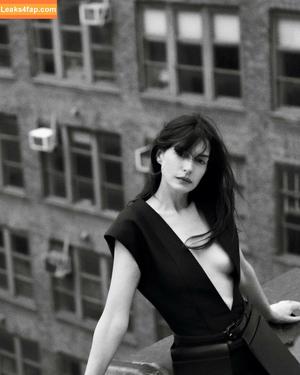 Anne Hathaway photo #1969