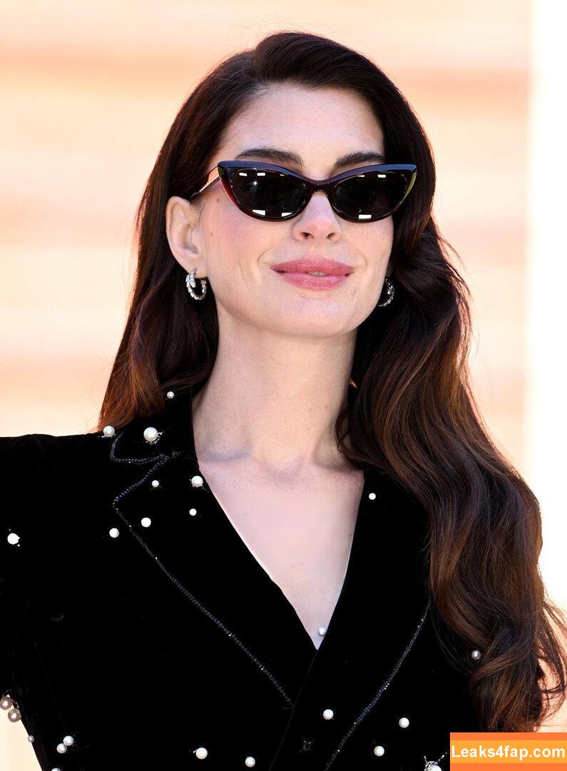 Anne Hathaway / ahathawaynews / annehathaway / heatherannie leaked photo photo #2298