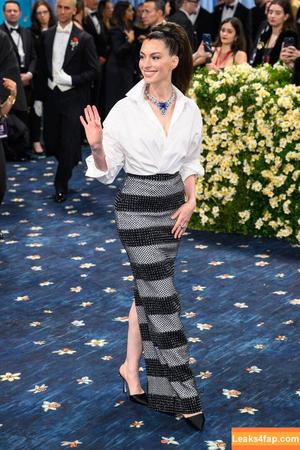 Anne Hathaway photo #2157