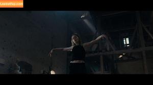 Anne Hathaway photo #2240