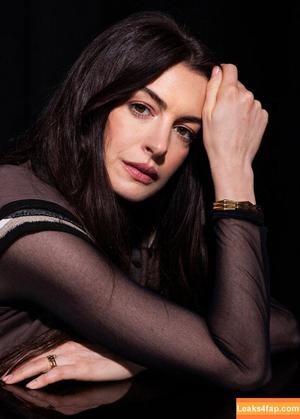 Anne Hathaway photo #2283