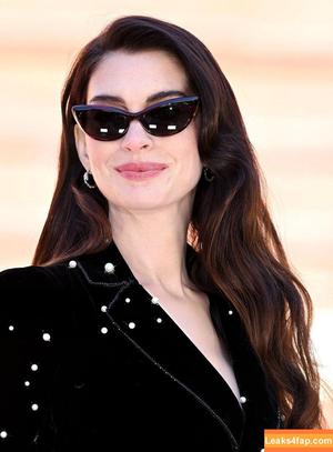 Anne Hathaway photo #2292