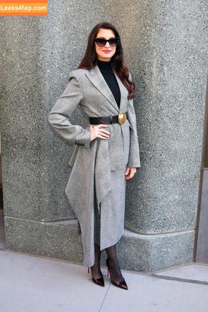 Anne Hathaway photo #2307