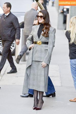 Anne Hathaway photo #2314