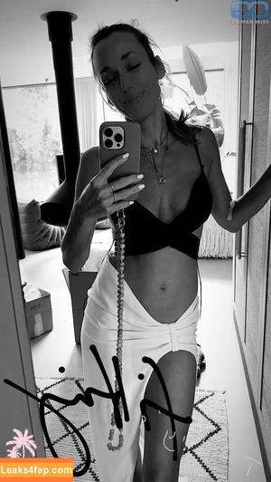 Anne Marie Carpendale photo #0014