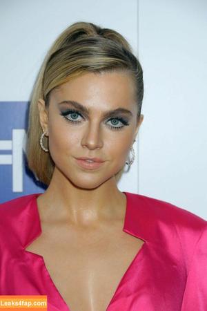 Anne Winters photo #0024