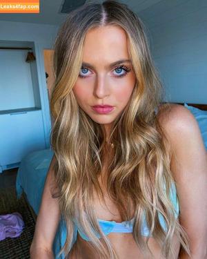 Anne Winters photo #0042