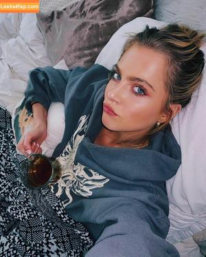 Anne Winters photo #0055