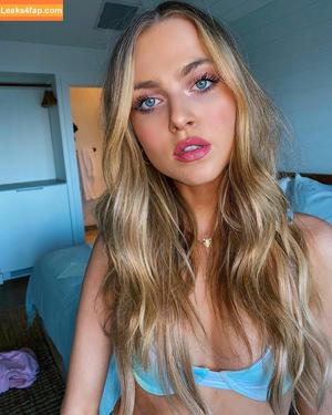 Anne Winters photo #0076