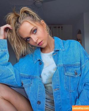 Anne Winters photo #0091