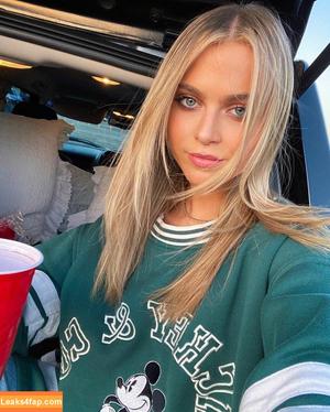 Anne Winters photo #0106