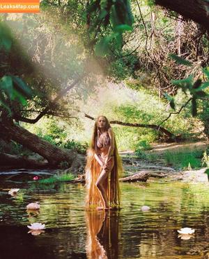 Anne Winters photo #0170