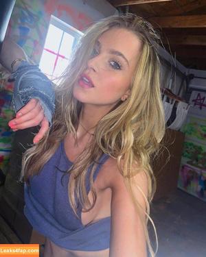 Anne Winters photo #0208