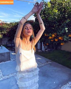 Anne Winters photo #0243
