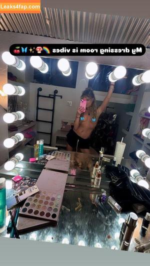 Anne Winters photo #0513